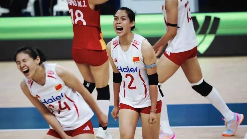 LPL夏季赛零封风暴：中国战队复制女排精神，两连胜碾压对手